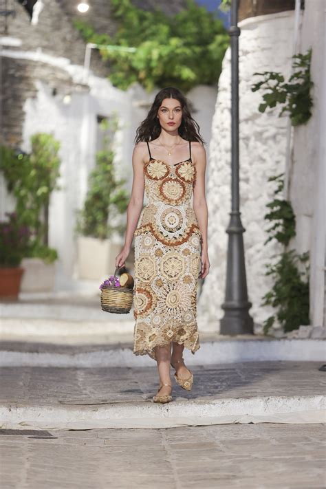 dolce gabbana sfilata alberobello|dolce gabbana alta moda show.